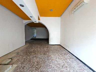 Foto Negozio a Scarperia e San Piero San Piero A Sieve di 105 m² in vendita