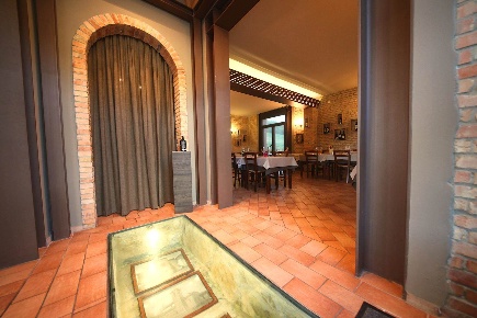 Foto Attività commerciale a Salsomaggiore Terme di 240 m² con 5 locali