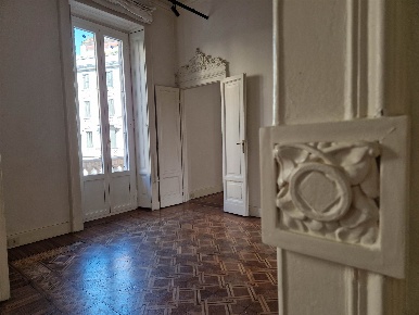 Foto Ufficio in Via Spartaco, Milano Montenero di 282 m² con 8 locali