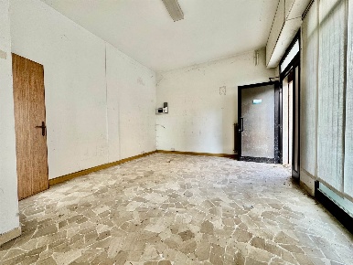 Foto Negozio in VIALE VIAREGGIO, Spinea Spinea Orgnano di 27 m² in vendita