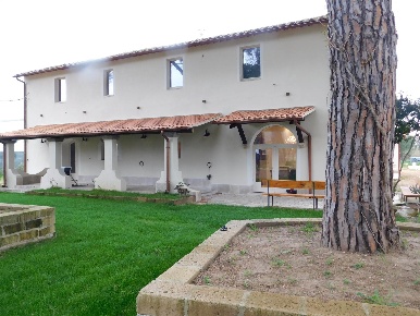 Foto Hotel a Orbetello di 620 m² con 18 locali in vendita
