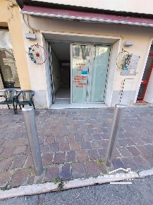 Foto Attività commerciale a Ostiglia Centro di 90 m² con 5 locali