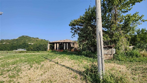 Foto Struttura sanitaria a Marano sul Panaro Centro di 460 m² con 15 locali