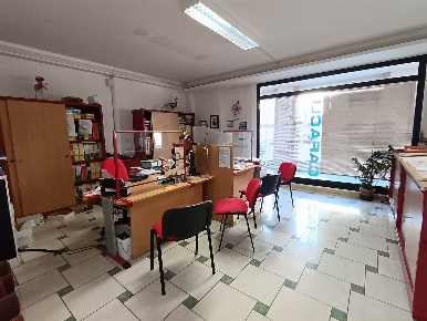 Foto Ufficio a San Severino Marche Centro di 75 m² con 3 locali in vendita