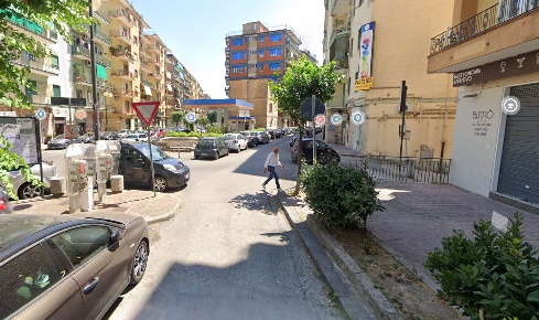 Foto Negozio in Via Gelsi Rossi 79, Salerno Irno - Brignano di 35 m²