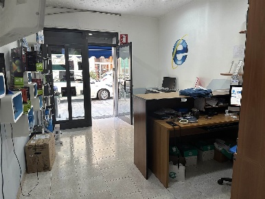 Foto Negozio in via san giovanni bosco 11, Messina Centro Storico di 60 m²