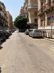 Foto Locale commerciale a Palermo Zisa di 80 m² con 5 locali in vendita