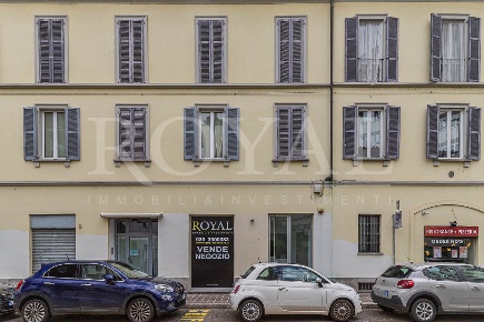Foto Negozio in via XX Settembre  2, Monza San Carlo - Stazione di 68 m²