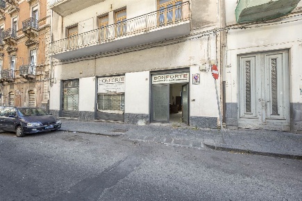 Foto Magazzino in Via Francesco Crispi 11, Catania Centro Storico di 245 m²