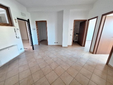 Foto Ufficio a Treia Centro di 90 m² con 2 locali in vendita