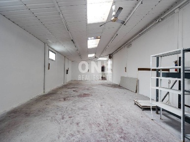 Foto Magazzino in Via Lippi 19, Monza Buonarroti di 369 m² con 4 locali