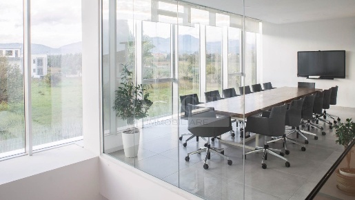 Foto Ufficio a Salerno Zona Industriale - San Leonardo di 330 m² in affitto