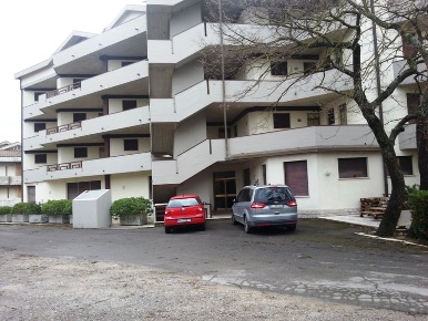 Foto Attività commerciale a Chianciano Terme Centro di 400 m² in affitto