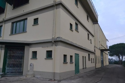 Foto Locale commerciale in Via Fiorentina, Pistoia Bonelle di 2500 m²