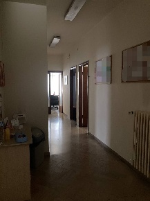 Foto Ufficio a Prato San Paolo di 220 m² con 10 locali in vendita