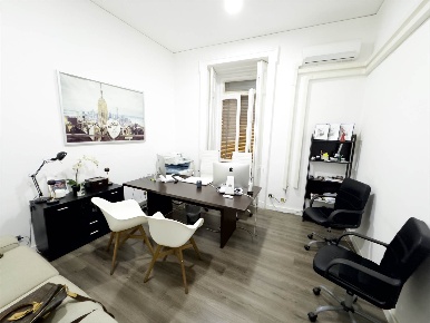 Foto Ufficio in VIA DEI MILLE, Napoli Chiaia di 20 m² in affitto