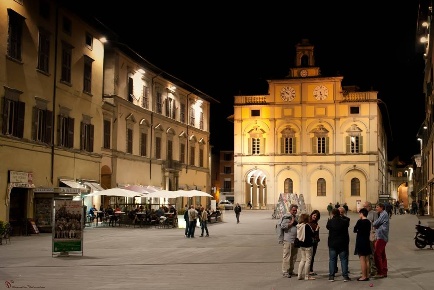 Foto Attività commerciale a Città di Castello di 1400 m² in vendita