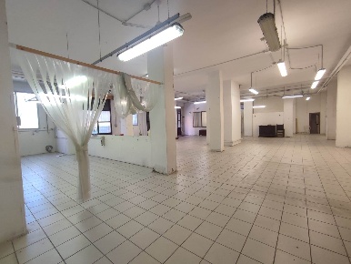 Foto Magazzino a Firenze Novoli di 310 m² con 4 locali in vendita