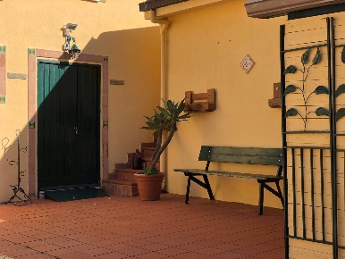 Foto Agriturismo a Balestrate di 640 m² con 20 locali in vendita