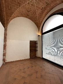 Foto Attività commerciale a Grosseto Stazione - Via Roma di 145 m²