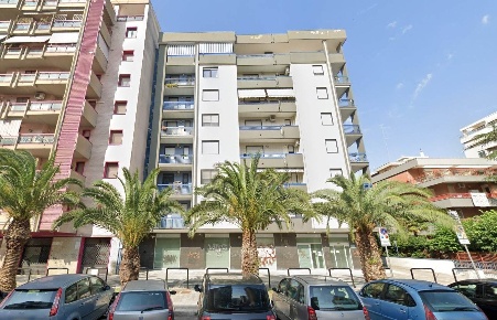 Foto Locale commerciale a Foggia Candelaro - Via Lucera di 380 m²