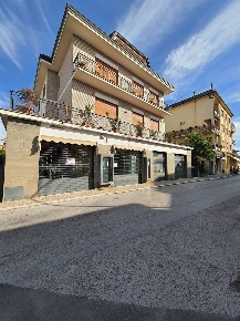 Foto Negozio in Via Alfieri, Ceprano Centro di 60 m² in affitto