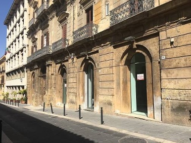 Foto Negozio in Corso Vittorio Emanuele 97, Caltanissetta Centro di 90 m²