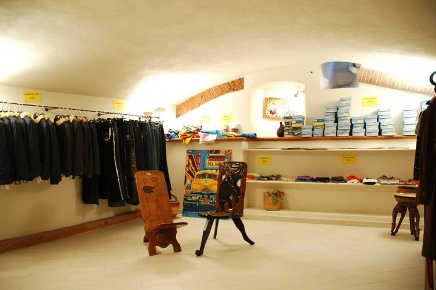 Foto Negozio a Firenze Sant'Ambrogio di 25 m² con 3 locali in vendita