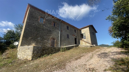 Foto Cessione attività a Gubbio con 14 locali in vendita