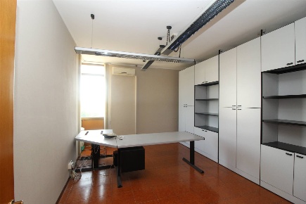Foto Ufficio a Santa Croce sull'Arno di 76 m² con 3 locali in affitto
