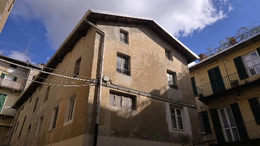 Foto Magazzino in Via Italia 50, Biella Centro Storico di 170 m² in vendita