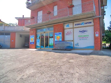 Foto Attività commerciale a Torrita di Siena Centro di 250 m² in vendita