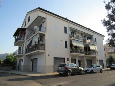 Foto Magazzino in VIA BALTIA, Corigliano-Rossano di 85 m² con 1 locali