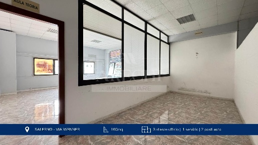 Foto Ufficio a Salerno Zona Industriale - San Leonardo di 100 m² in affitto