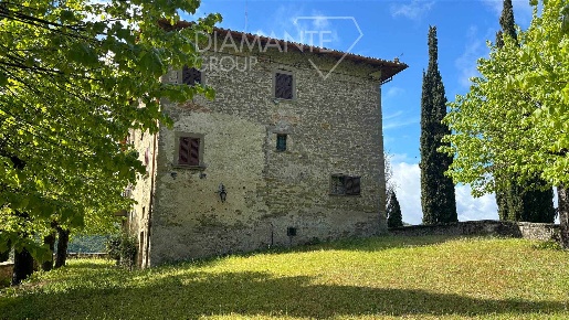 Foto Cessione attività a Montone Centro di 944 m² con 12 locali in vendita