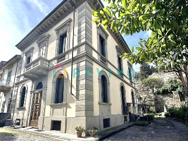 Foto Hotel a Firenze Gavinana di 800 m² con 30 locali in vendita