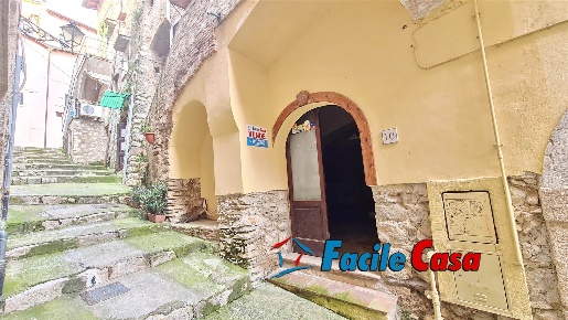 Foto Locale commerciale in Via San Luca 9, Formia Maranola Trivio di 76 m²