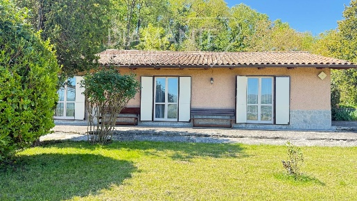 Foto Cessione attività in san vittorino, Gubbio di 578 m² con 3 locali