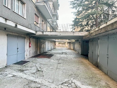 Foto Magazzino a Brescia Via Veneto - Borgo Trento di 288 m² con 1 locali