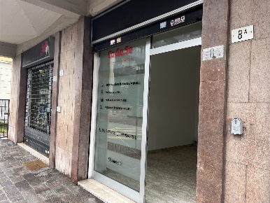Foto Negozio a Modena Sant'Agnese - Università di 40 m² con 2 locali