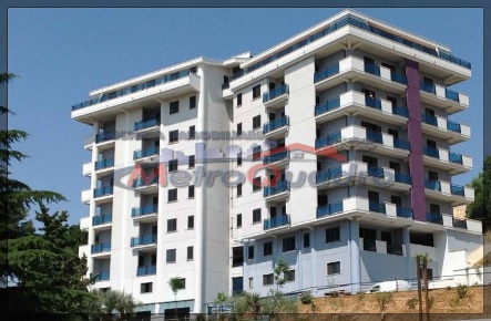 Foto Attività commerciale a Caltanissetta Centro di 211 m² in vendita