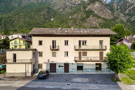 Foto Negozio in Via Spluga, Prata Camportaccio San Cassiano di 77 m²
