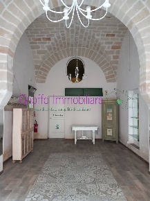 Foto Negozio in Via Dei Mille  12, Trapani Centro di 115 m² con 5 locali