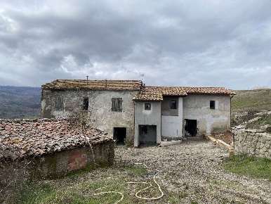 Foto Cessione attività a Abbadia San Salvatore di 500 m² con 12 locali