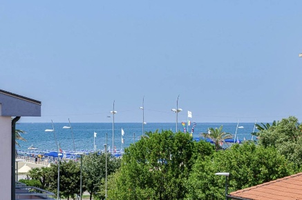 Foto Hotel a Camaiore Lido di Camaiore di 840 m² con 24 locali in vendita