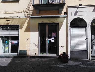 Foto Negozio in Via S. Giovanni 22, Caserta Corso Trieste di 20 m²