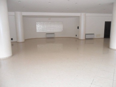 Foto Negozio a Monteforte Irpino Centro di 500 m² con 3 locali in affitto