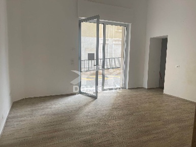 Foto Locale commerciale a Andria Ospedale di 50 m² con 2 locali in affitto