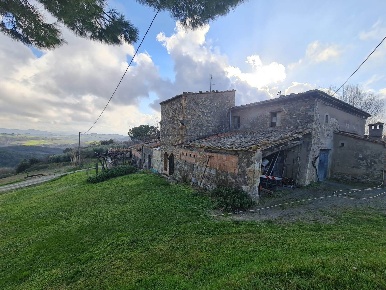 Foto Agriturismo a Volterra di 18700 m² con 10 locali in vendita