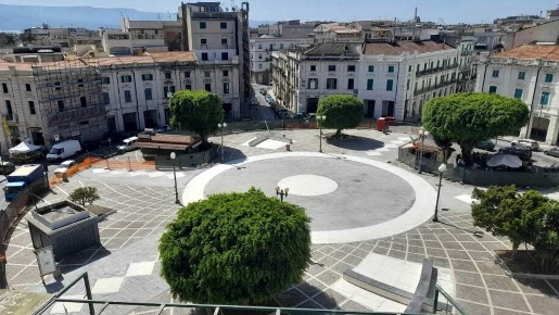 Foto Locale commerciale in Piazza Lo Sardo 18, Messina Tirone di 50 m²